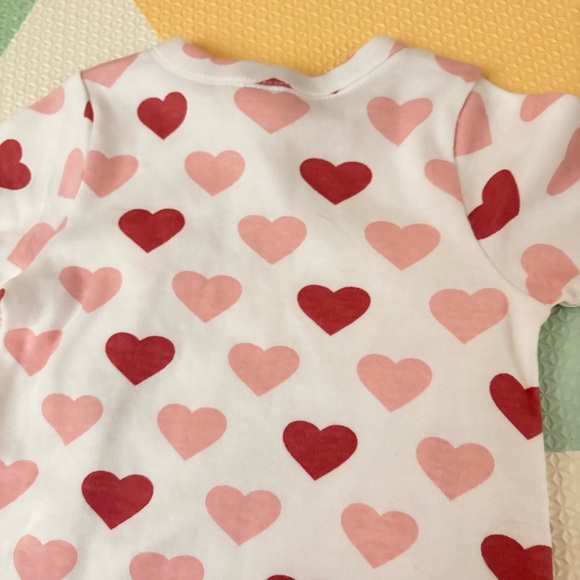 NWT Nordstrom Hearts Onesie Footie Button Up 6 months - Picture 8 of 10